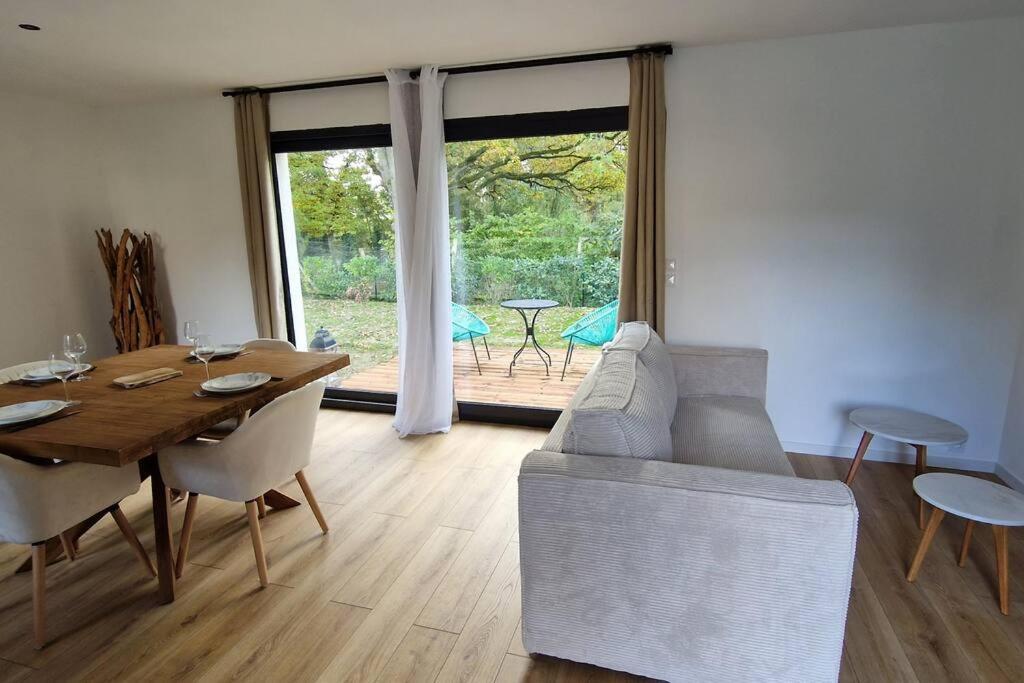 Gite Les Bruyeres Janville  Extérieur photo